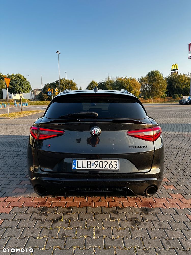 Alfa Romeo Stelvio 2.0 Turbo 16V AT8-Q4 Veloce - 2