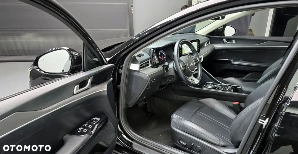 Kia K5 - 8