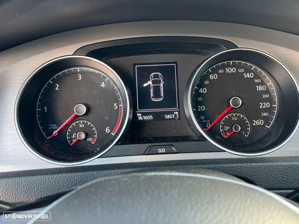 VW Golf 1.6 TDi Highline - 16