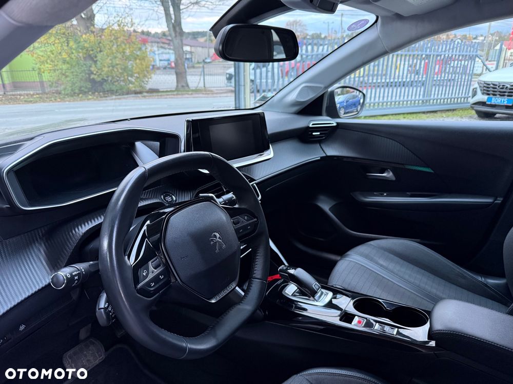 Peugeot 208 PureTech 100 EAT8 Allure - 11