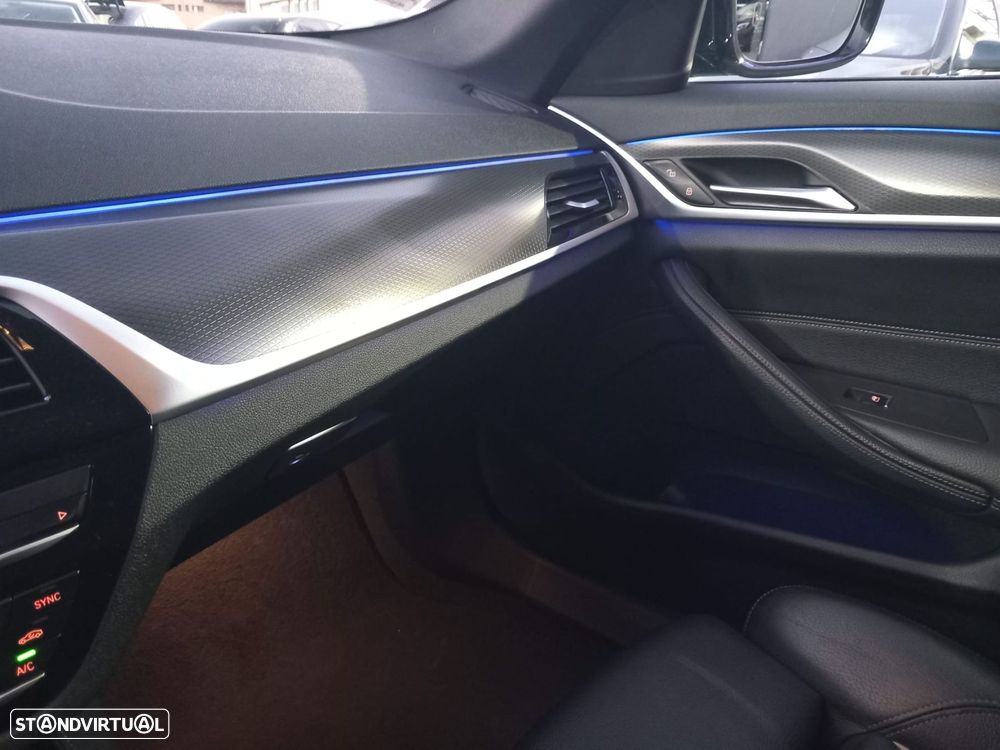 BMW 520 d Pack Desportivo M Auto - 14