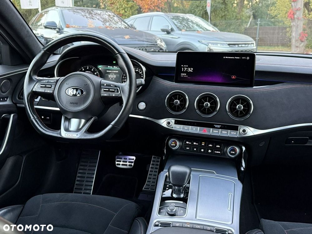 Kia Stinger - 23