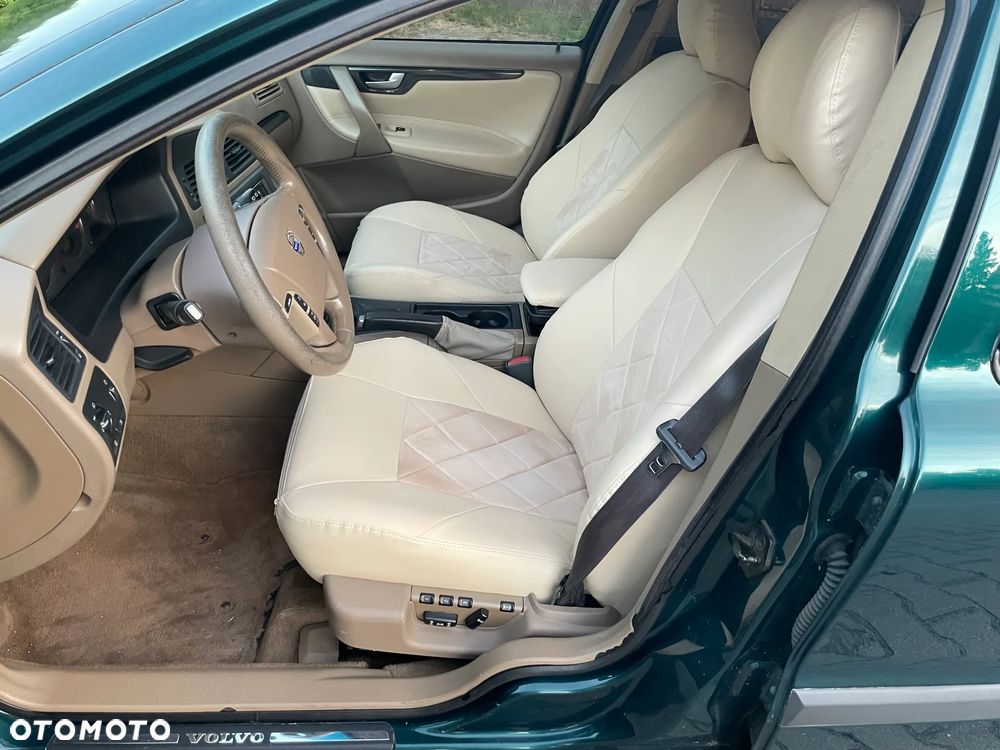 Volvo V70 2.5T Momentum - 5