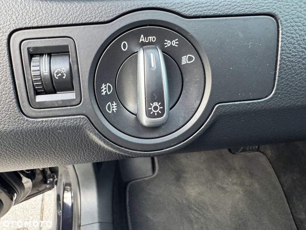 Volkswagen Passat Variant ver-variant-2-0-tdi-bluemotion-technology-highline - 18