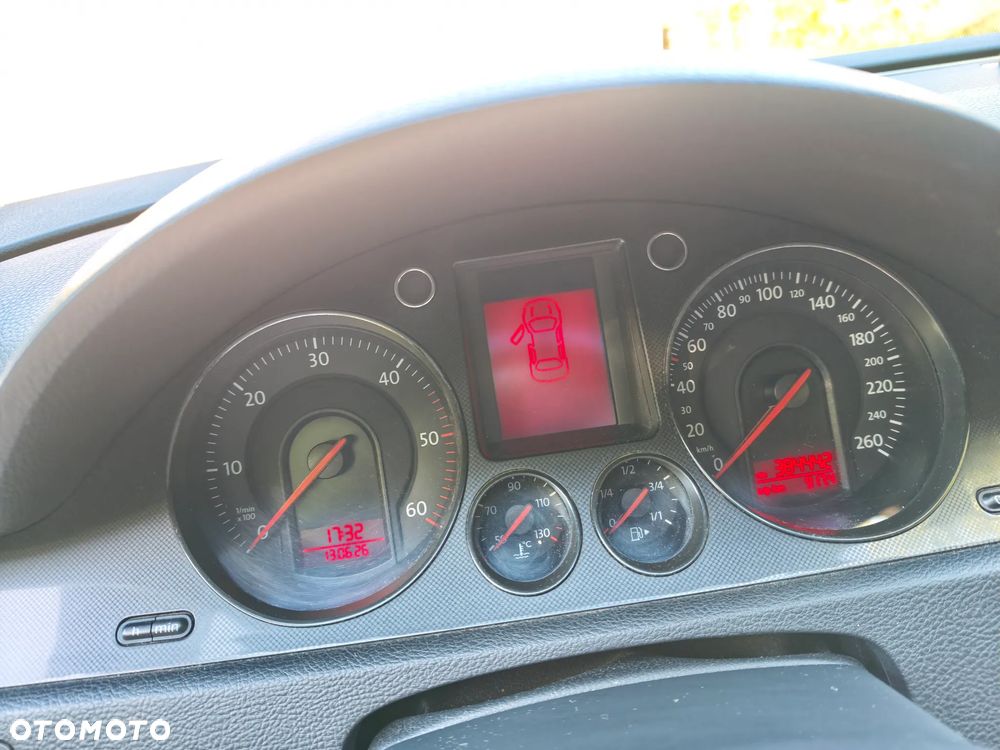 Volkswagen Passat 2.0 TDI Individual - 3