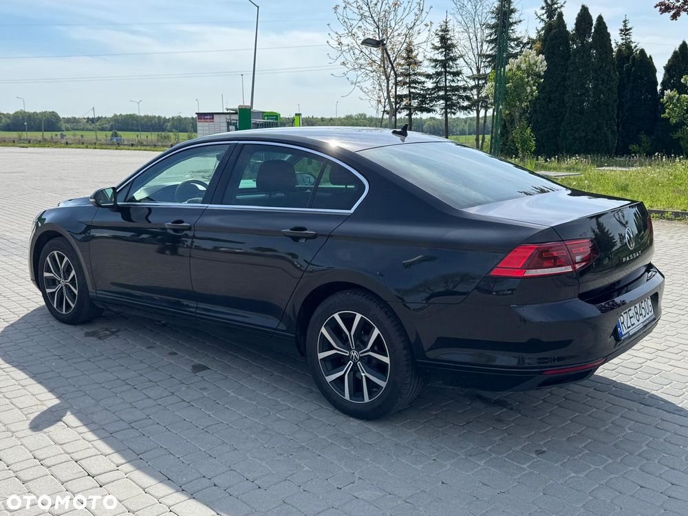 Volkswagen Passat - 27