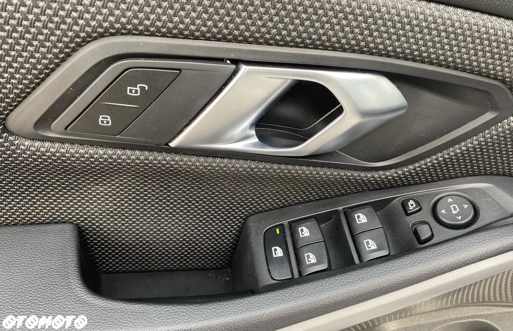 BMW Seria 3 318d Sport Line - 13