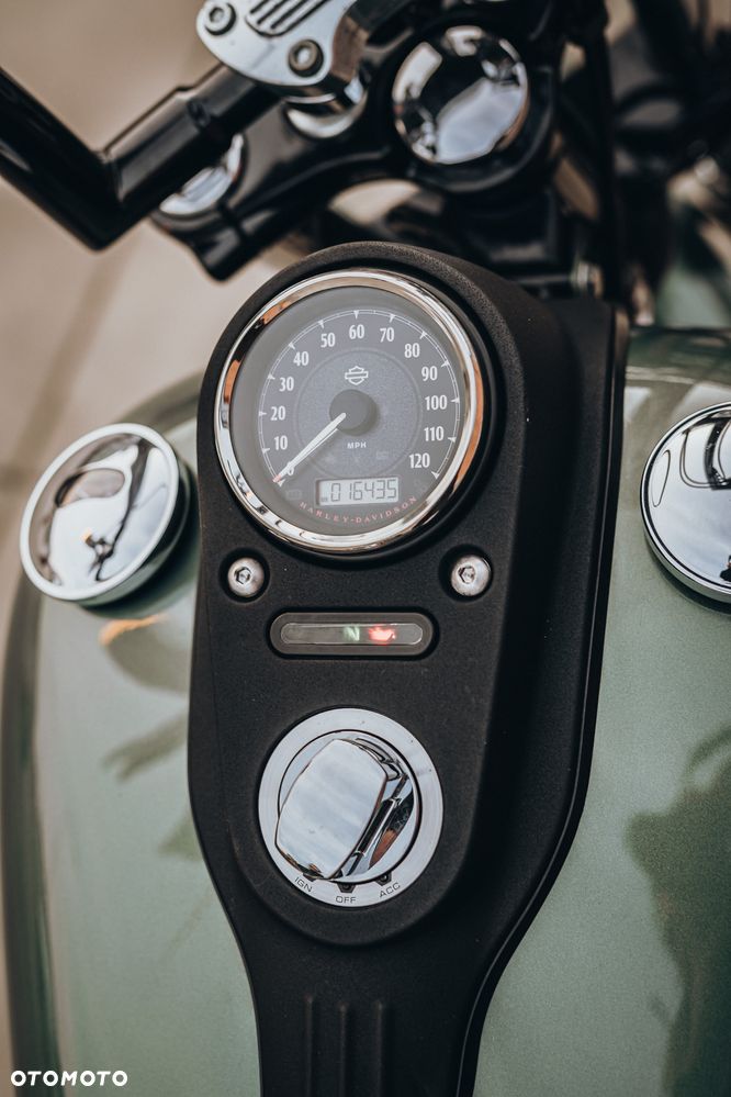 Harley-Davidson Dyna Street Bob - 22