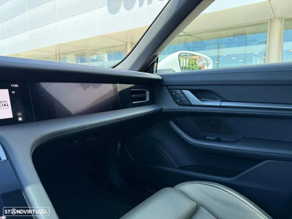 Porsche Taycan 4 - 24