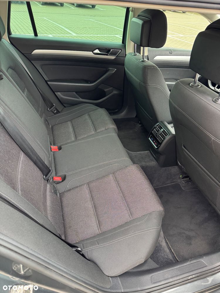 Volkswagen Passat 2.0 TDI (BlueMotion Technology) DSG Comfortline - 19