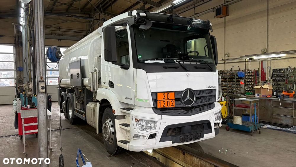Mercedes-Benz 2543 - 2