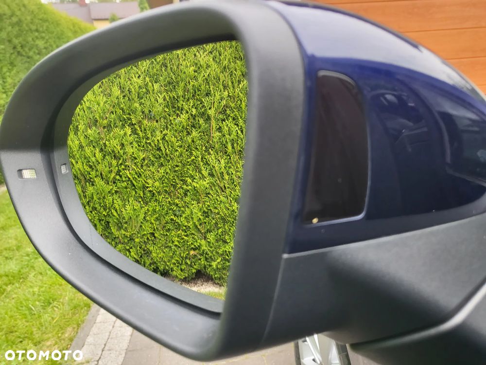 Volkswagen Golf - 25