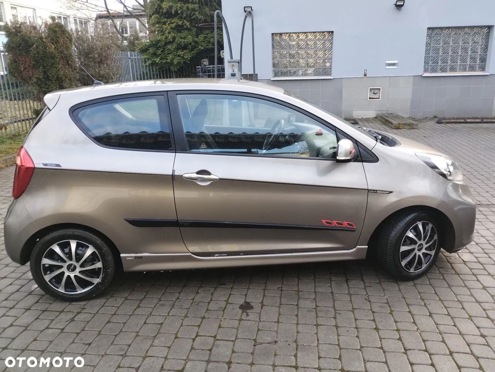 Kia Picanto 1.2 L - 6