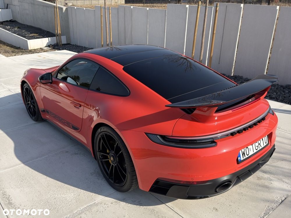 Porsche 911 Carrera 4 GTS - 7