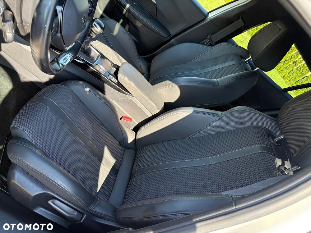 Peugeot 2008 1.2 PureTech GT Line S&S - 13