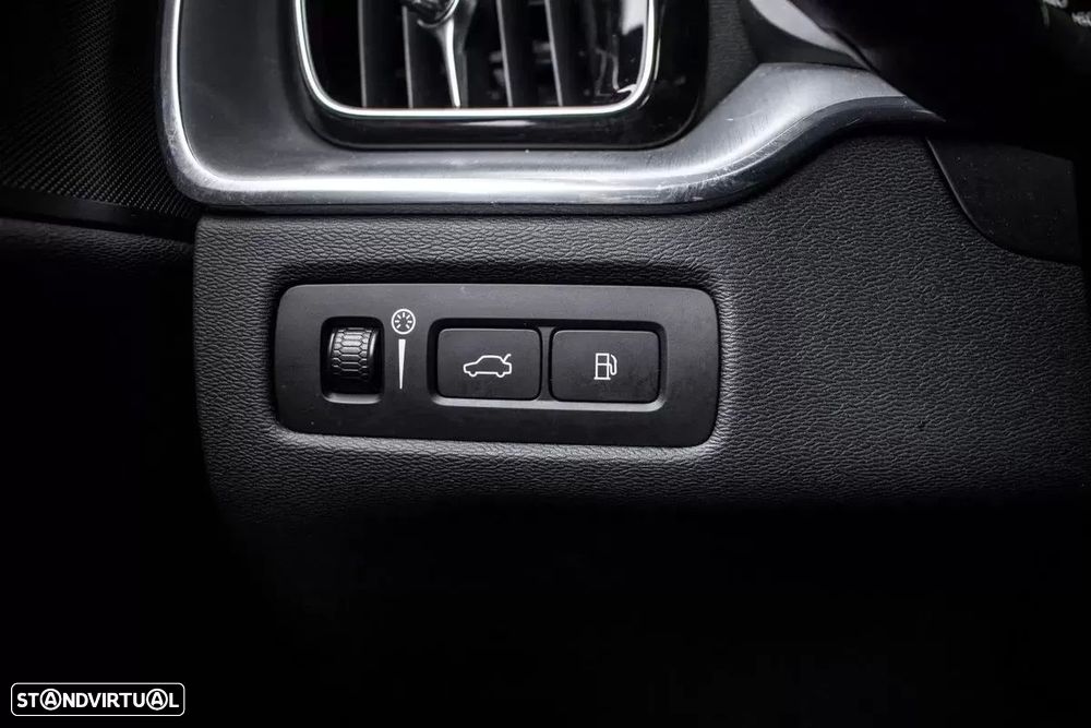 Volvo XC 60 2.0 T6 PHEV Inscription AWD - 18