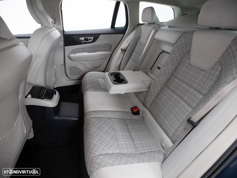 Volvo V60 2.0 T6 AWD TE Core - 11