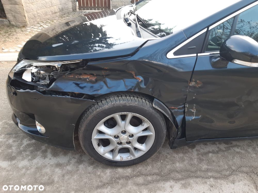 Toyota Avensis 1.8 Premium MS - 15