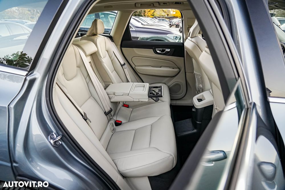 Volvo XC 60 Recharge T8 Twin Engine eAWD Inscription - 17