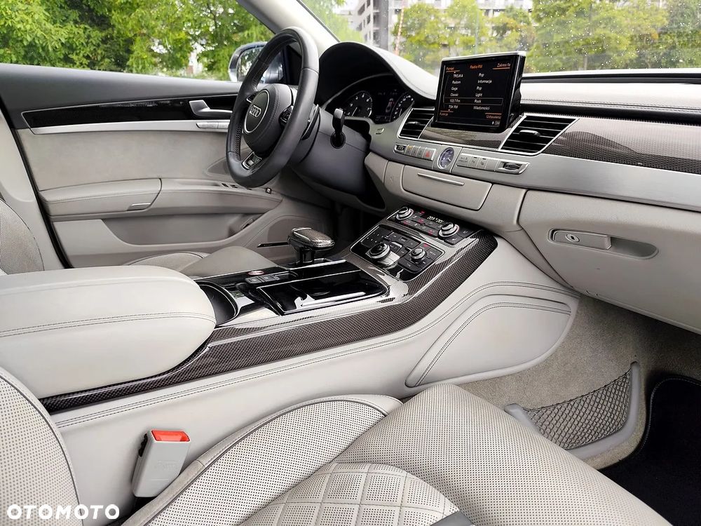 Audi S8 - 11