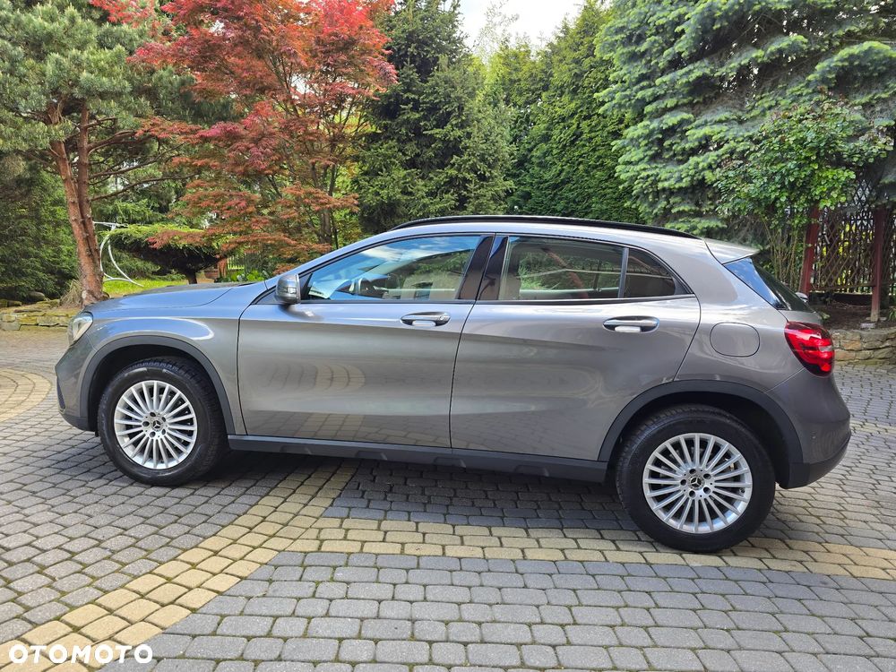 Mercedes-Benz GLA 200 7G-DCT Style - 5