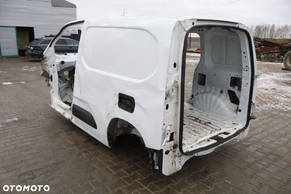 ĆWIARTKA PRAWY PRZÓD PODŁUŻNICA TOYOTA PROACE II - 2