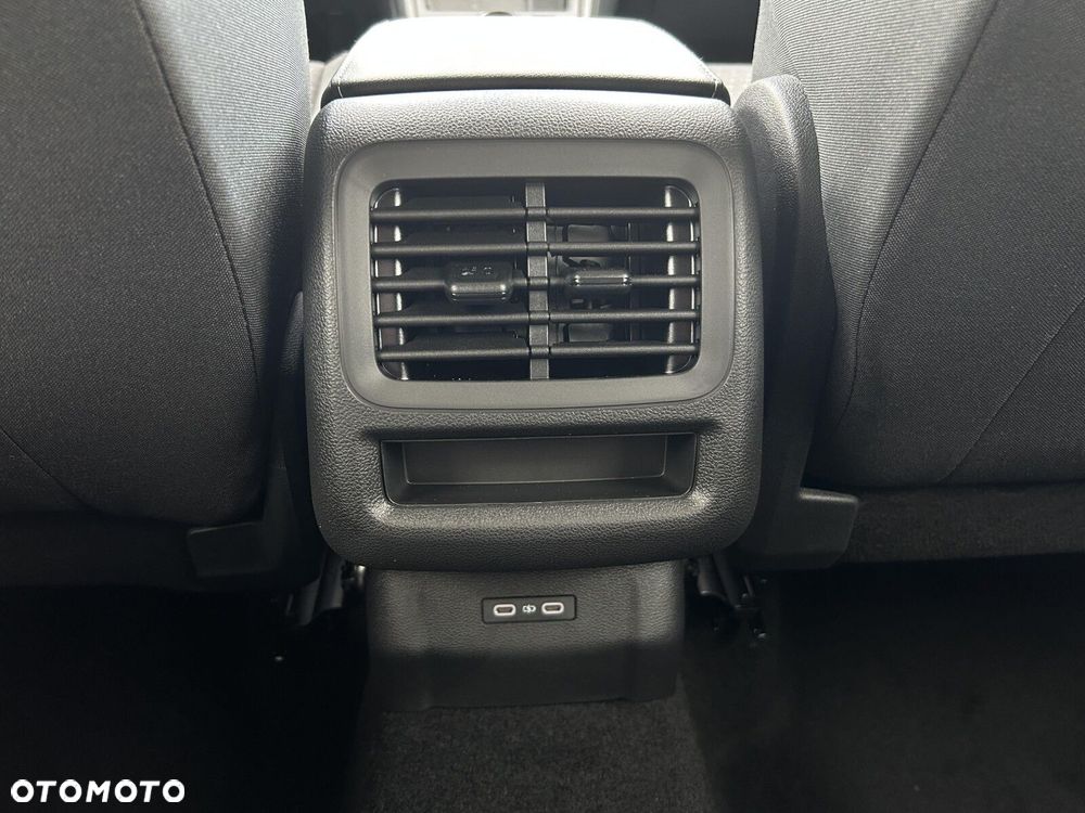 Volkswagen T-Roc 1.5 eTSI Life DSG - 29