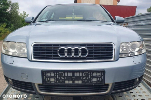 Audi A4 B6 SEDAN MASKA PRZÓD