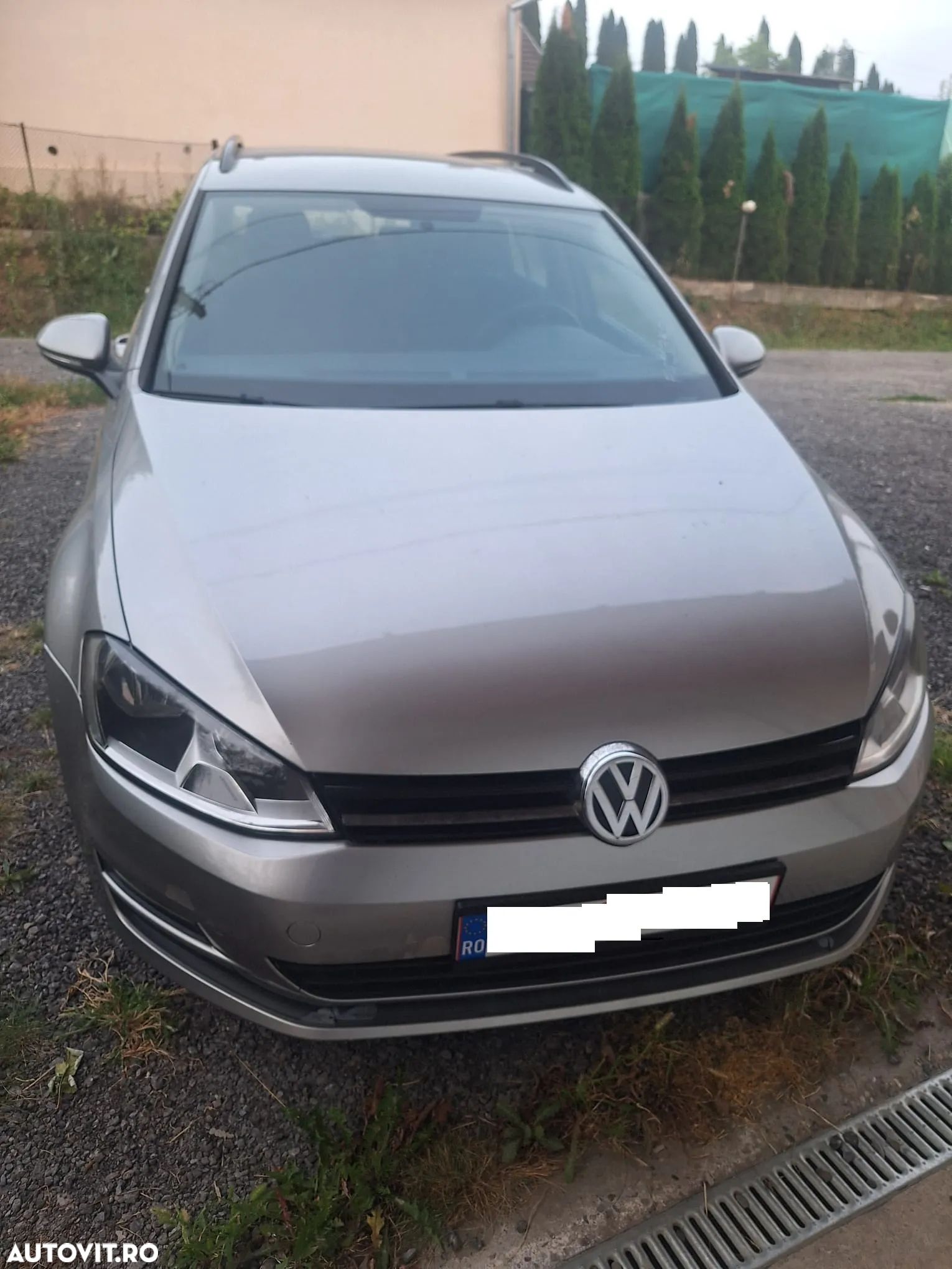 Volkswagen Golf - 1
