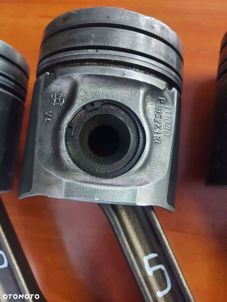 TŁOK  KORBOWÓD SILNIKA 84 CTA-4V MASSEY FERGUSON 8680 2011R - 7