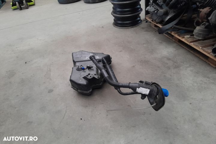 Rezervor AdBlue 5QA131877B 5QA131877B Volkswagen VW Touran 2 [2015 - - 4