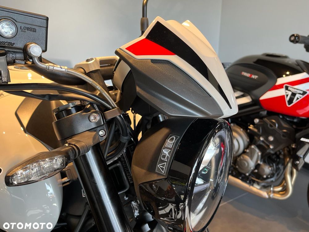 Triumph Trident - 30