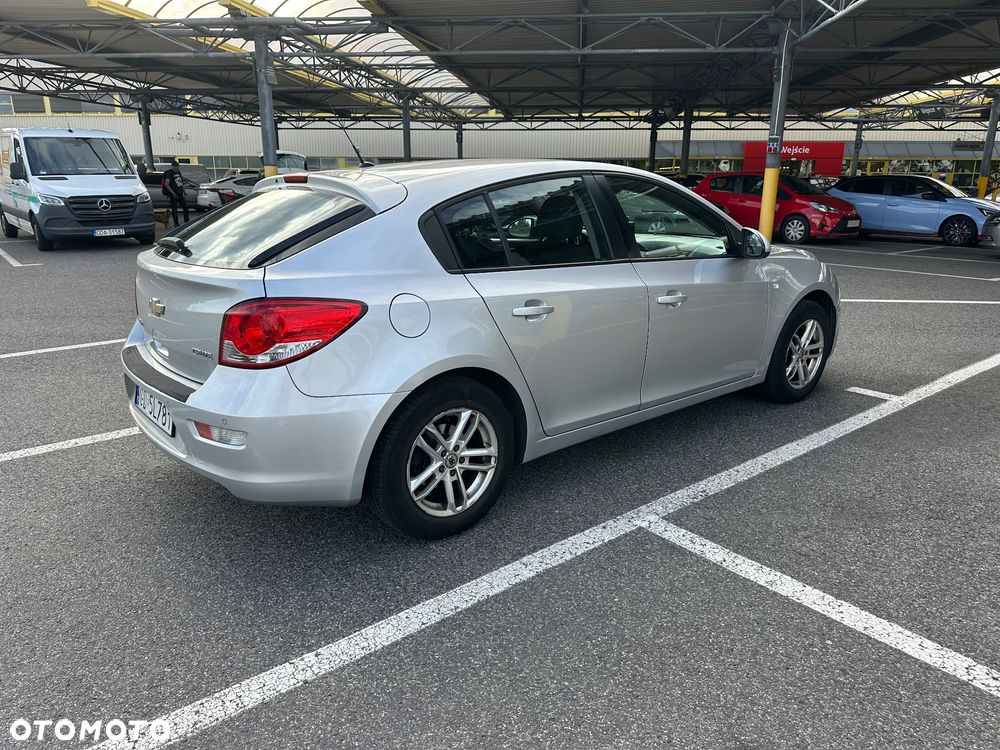 Chevrolet Cruze 1.6 LT - 4
