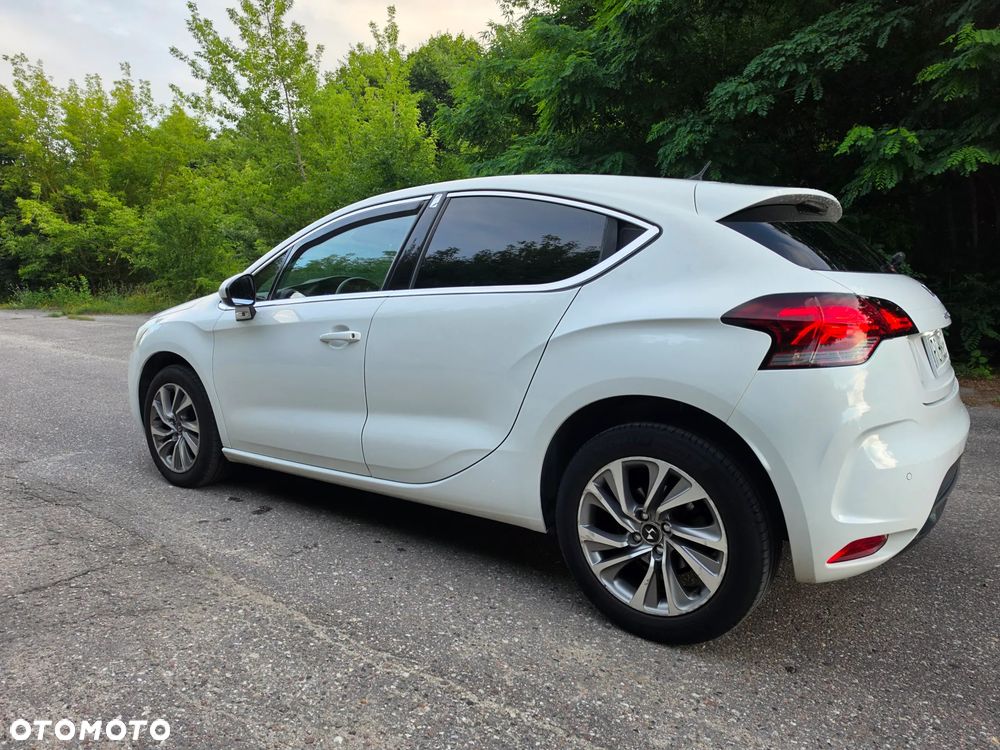 Citroën DS4 e-HDi 115 Chic - 10