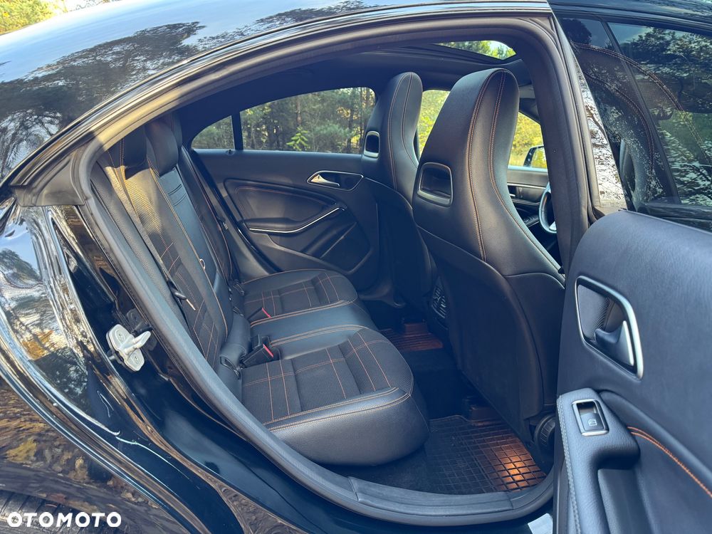 Mercedes-Benz CLA 200 7G-DCT - 15