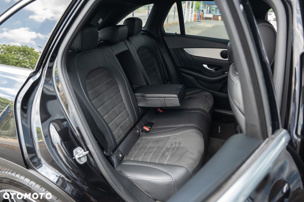 Mercedes-Benz GLC 220 d 4Matic 9G-TRONIC Edition AMG Line - 33