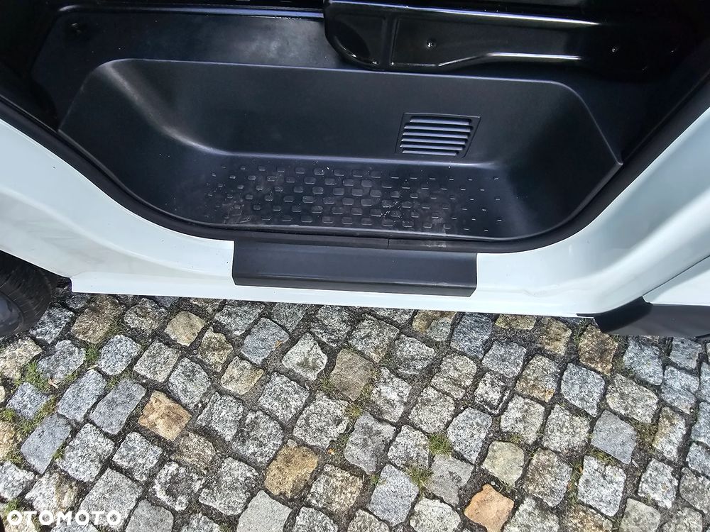 Opel Vivaro - 22