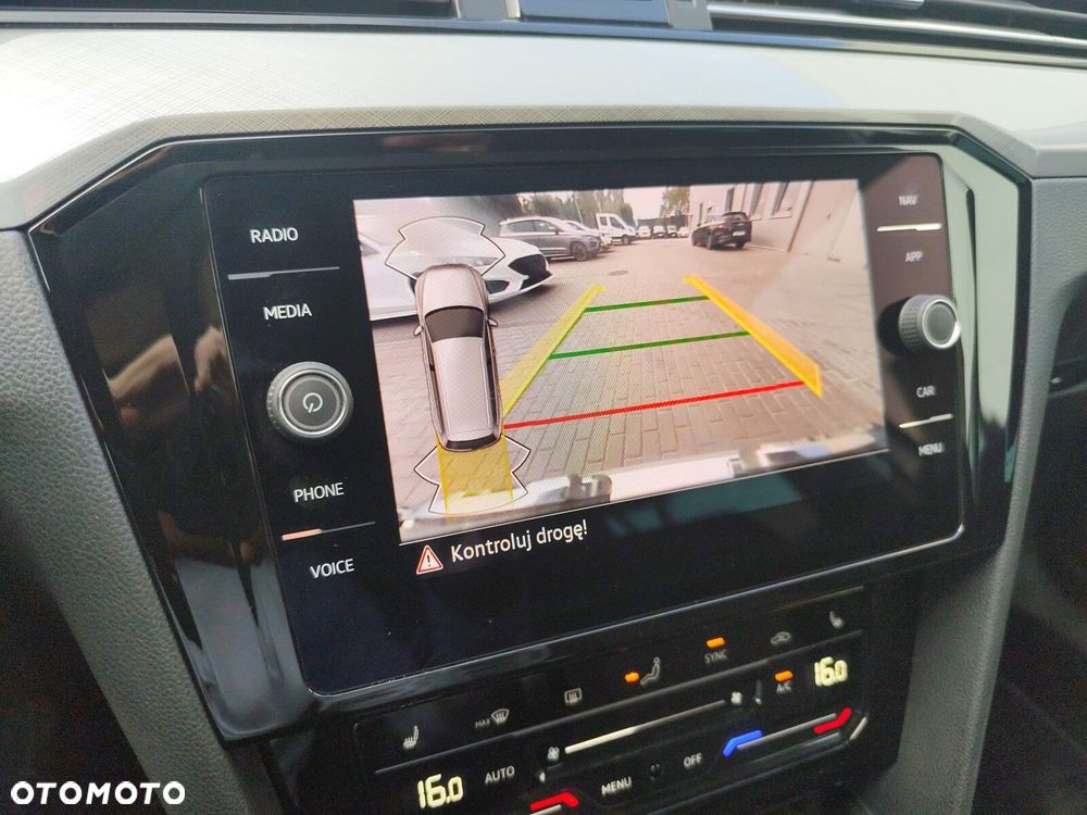 Volkswagen Passat - 27