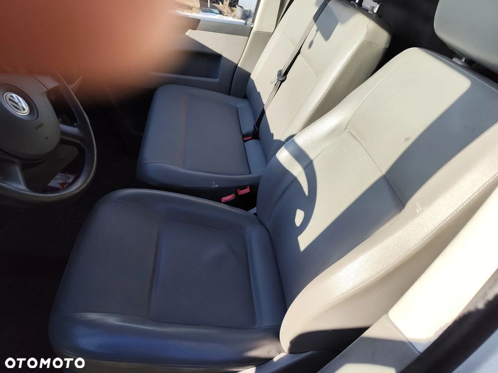 Volkswagen Caravelle - 7