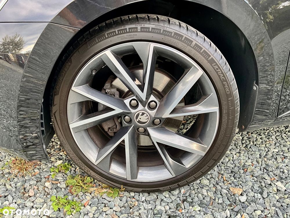 Skoda Superb 2.0 TDI DSG Sportline - 40