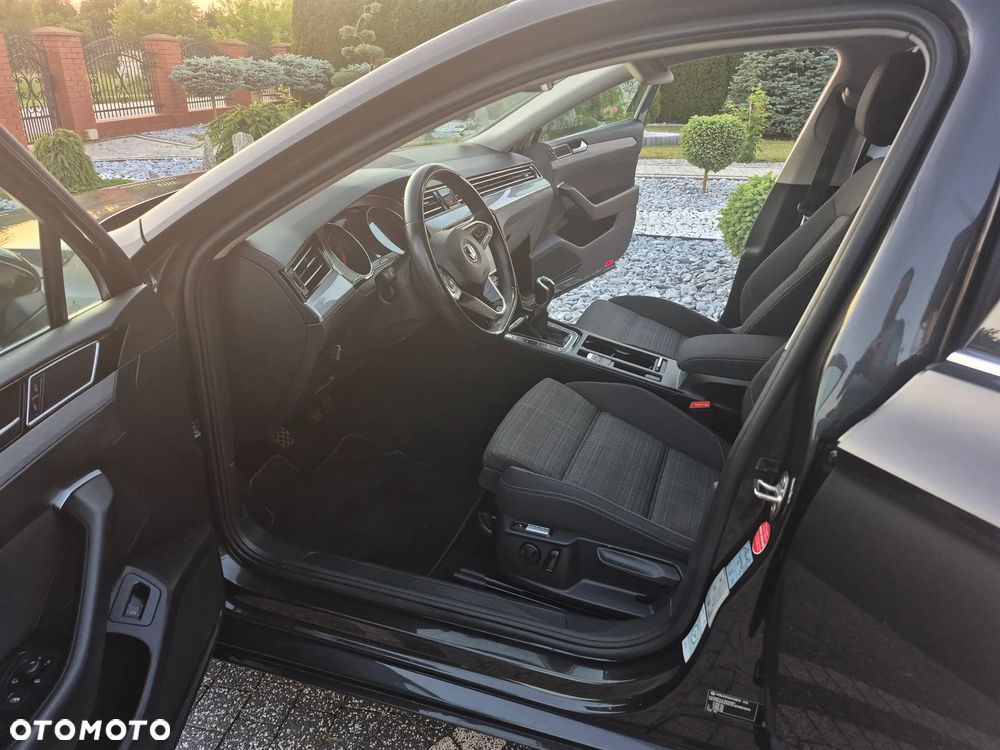 Volkswagen Passat 2.0 TDI (BlueMotion Technology) Comfortline - 15