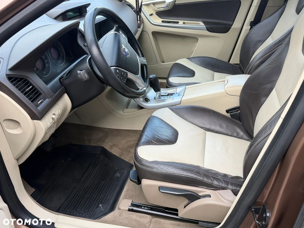 Volvo XC 60 2.4D Summum - 19