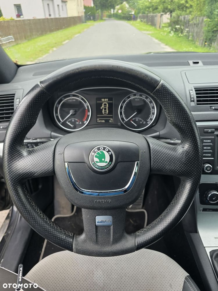 Skoda Octavia 2.0 TSI RS - 10