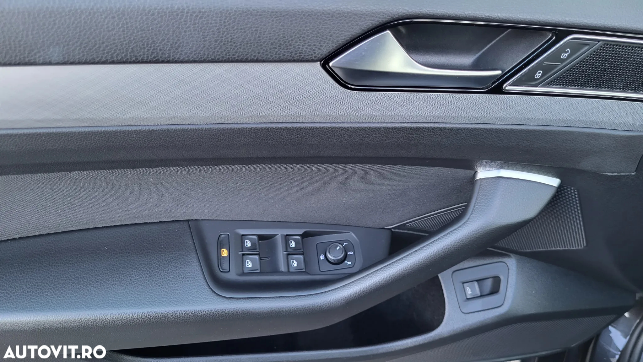 Volkswagen Passat Variant 2.0 TDI SCR DSG Comfortline - 30