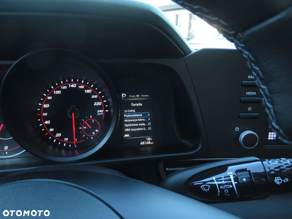 Hyundai Elantra 1.6 Smart CVT - 33