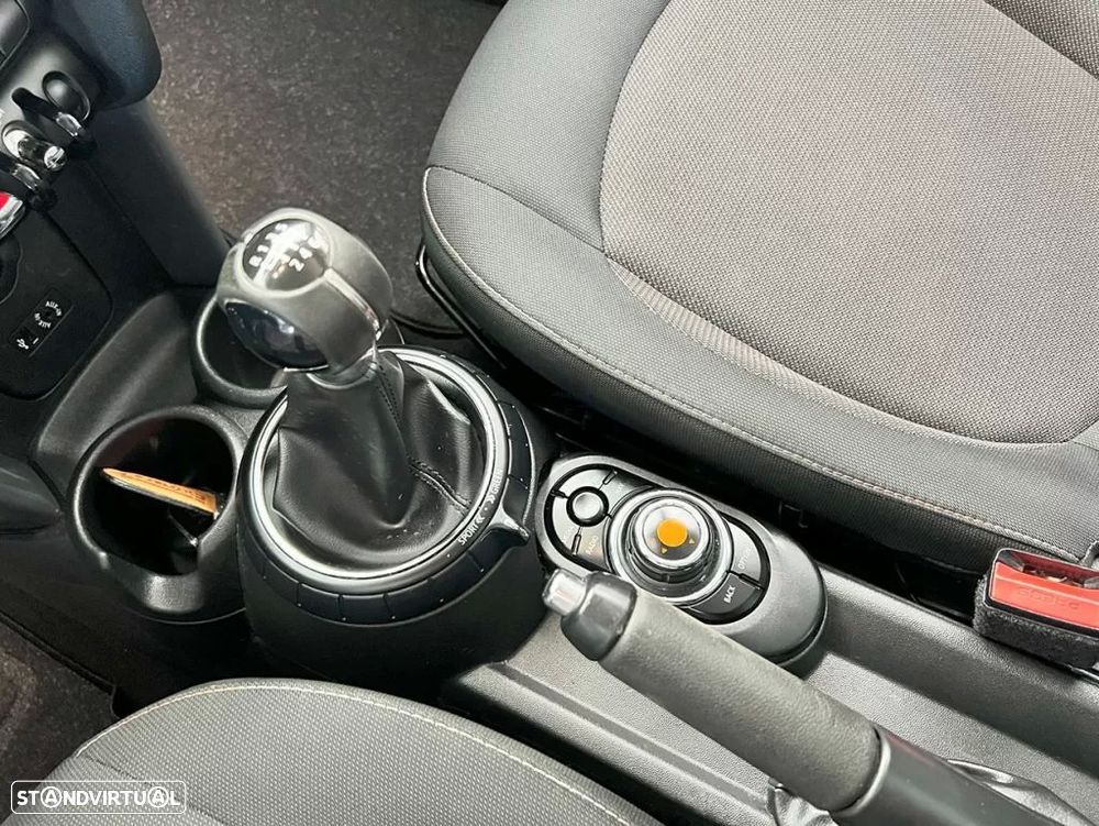 MINI 3 Portas One - 11