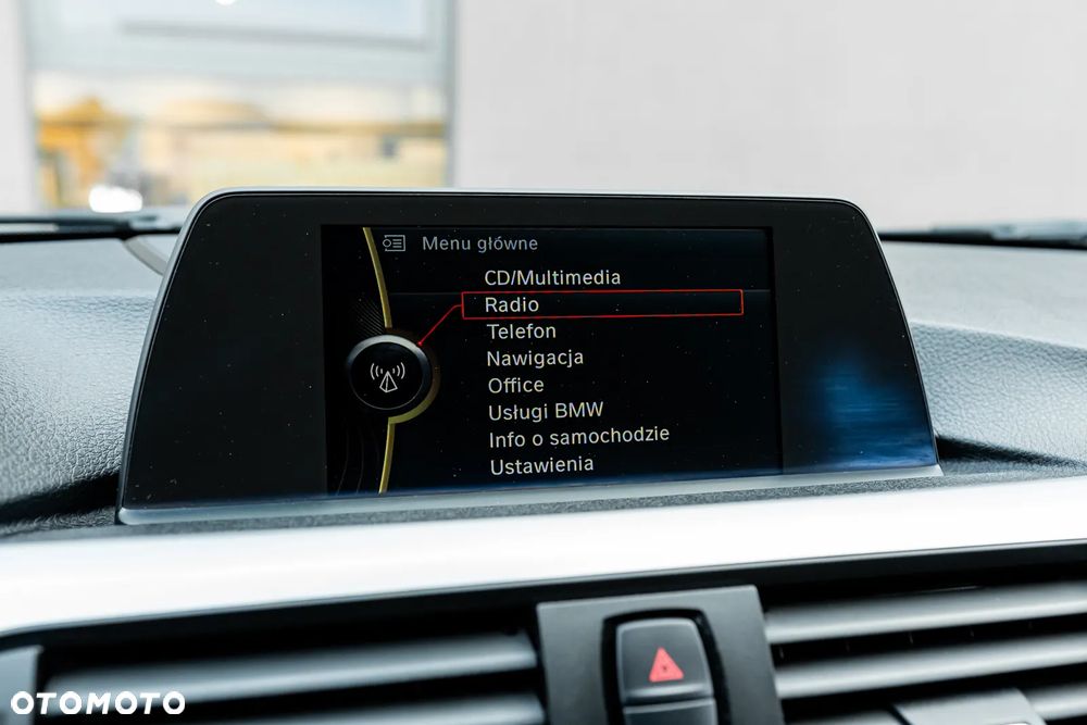 BMW Seria 3 320d DPF Edition Sport - 36
