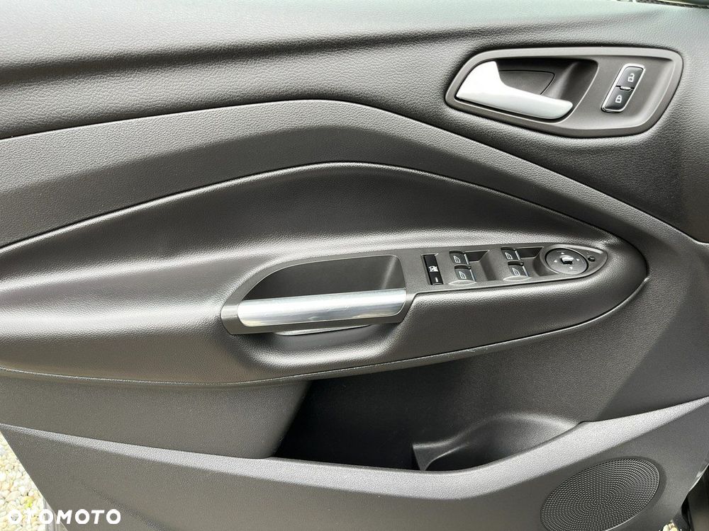 Ford Kuga - 34