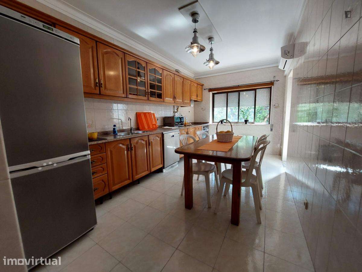 Quarto - localizado em Castelo branco - Grande imagem: 5/9