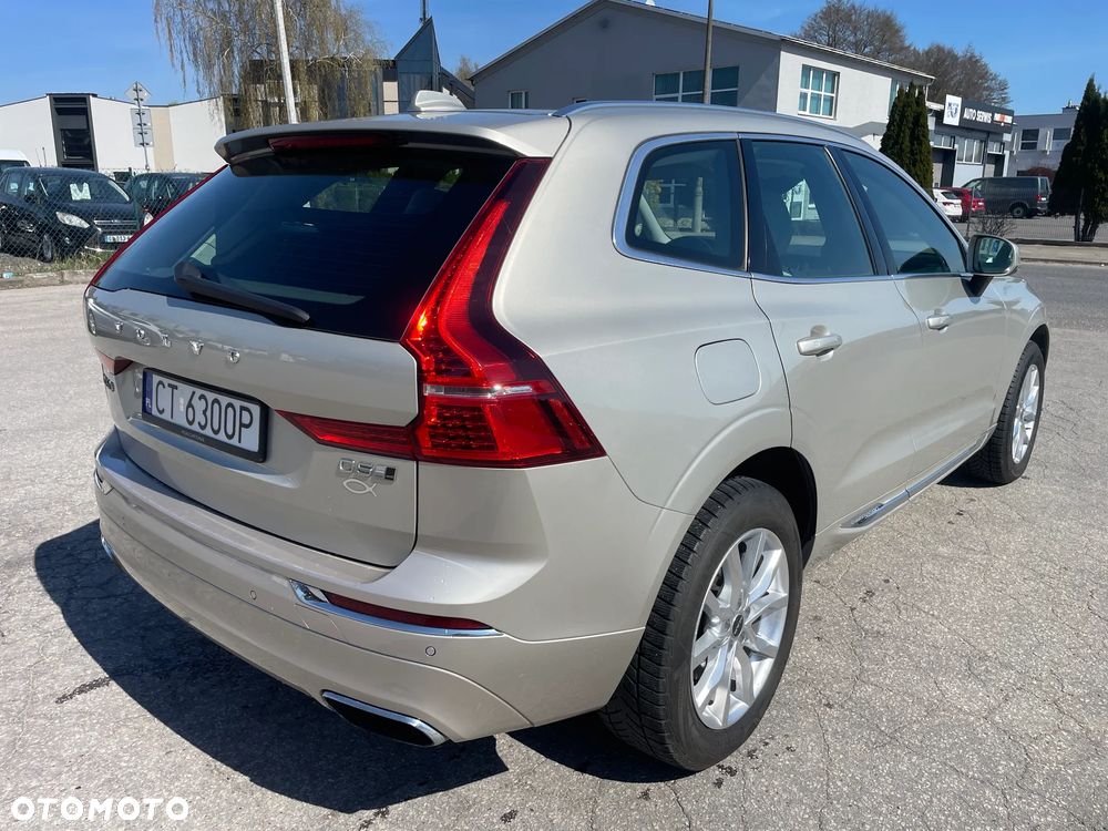 Volvo XC 60 D5 SCR AWD Momentum - 4